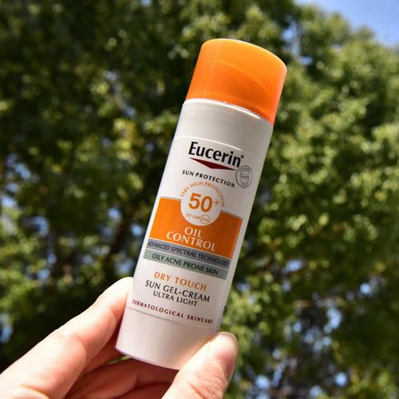 유세린 오일 컨트롤 페이스 선스크린 SPF50+ 리프레 - Spf 50 Sunscreen 리뷰 및 가격